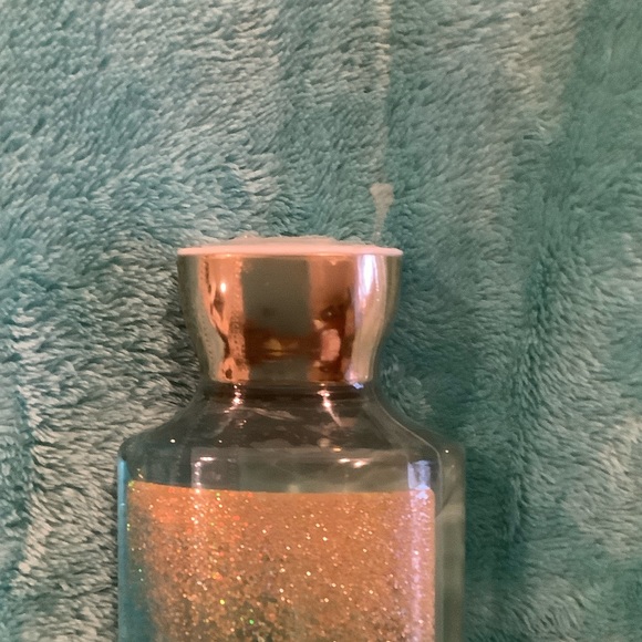 Bath & Body Works Scented At The Beach Shower Gel - Gold and Aqua NWT 10 oz - Picture 2 of 16
